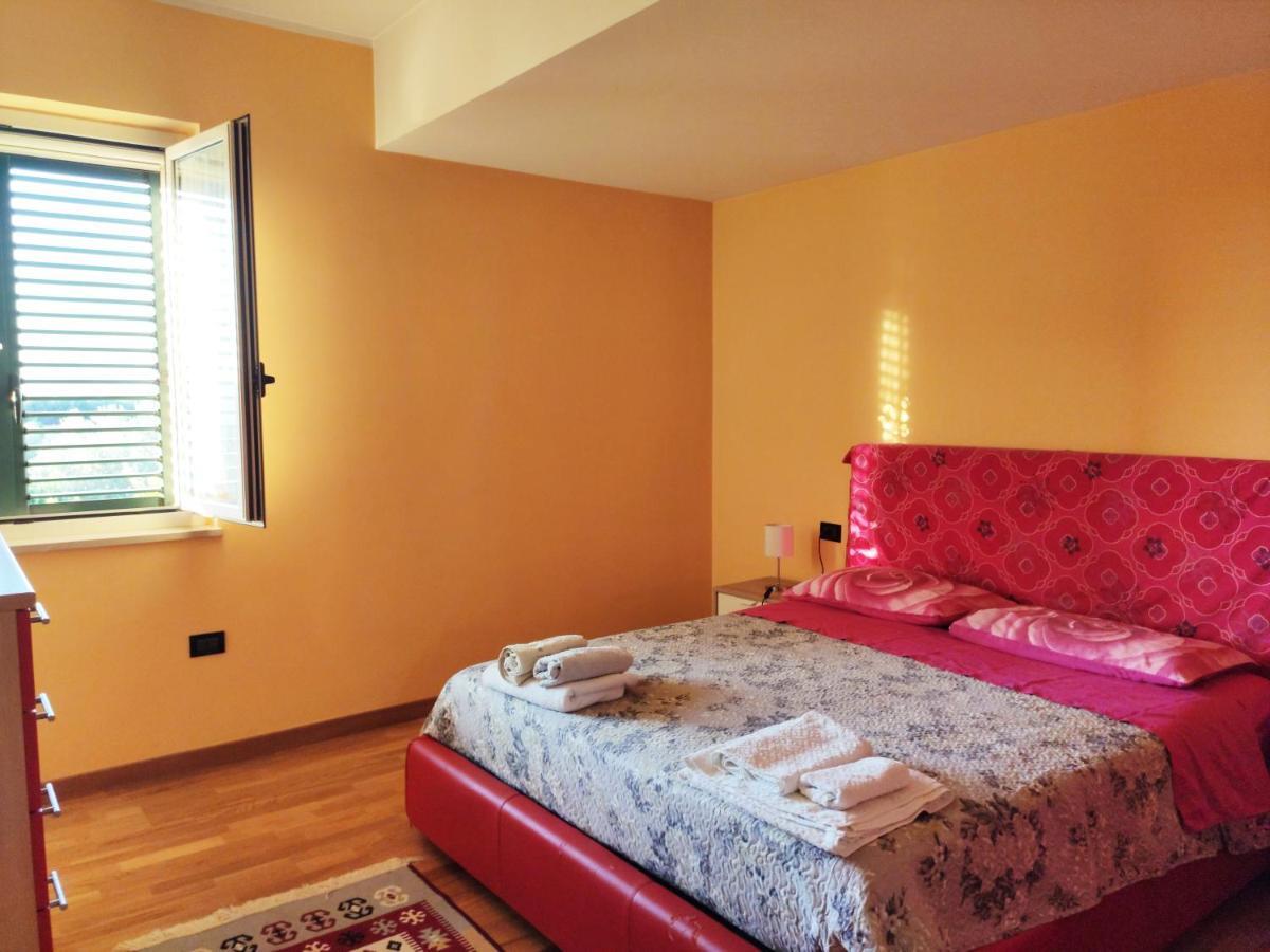 Villetta tra gli agrumeti Corigliano Calabro Esterno foto